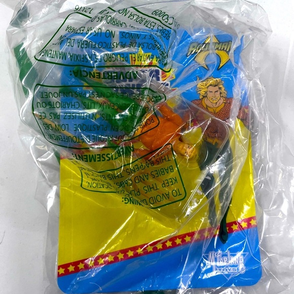 New McFarlane Toys DC Aquaman 4”’Figure *damaged box - Picture 4 of 9